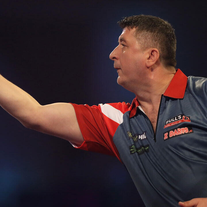 Mensur Suljovic startet souverän in die Darts-WM