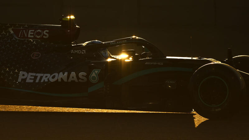 Mercedes zurück an der Spitze