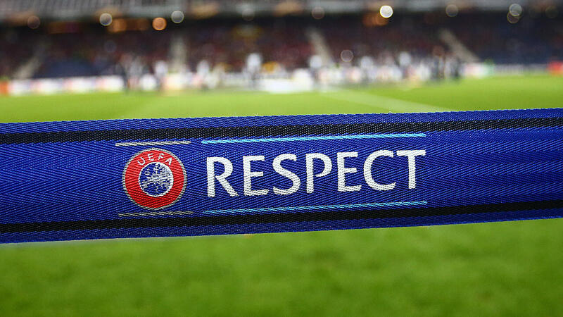 Rassismus! PSG und <a href='/de/daten/news/fussball/basaksehir/' class='tag'>Basaksehir</a> verlassen den Platz