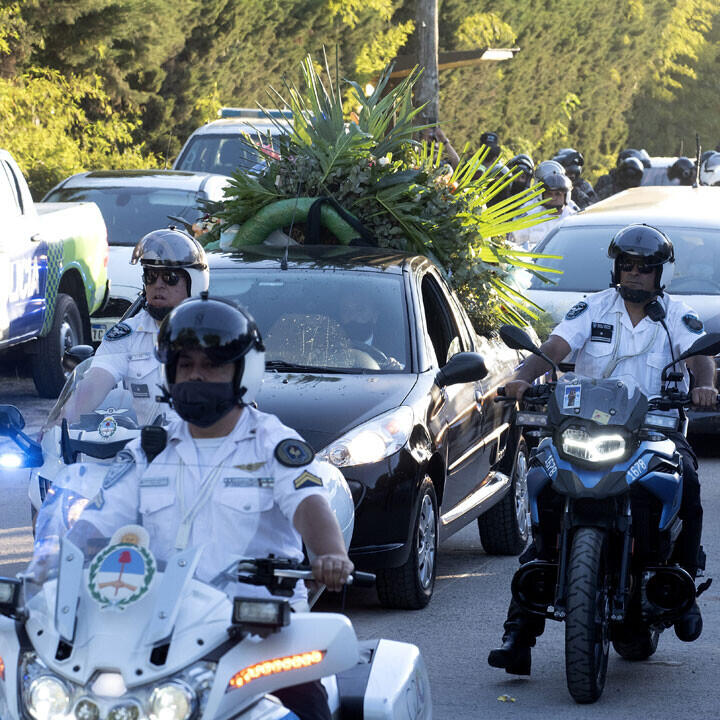 Maradona in engstem Kreis beigesetzt