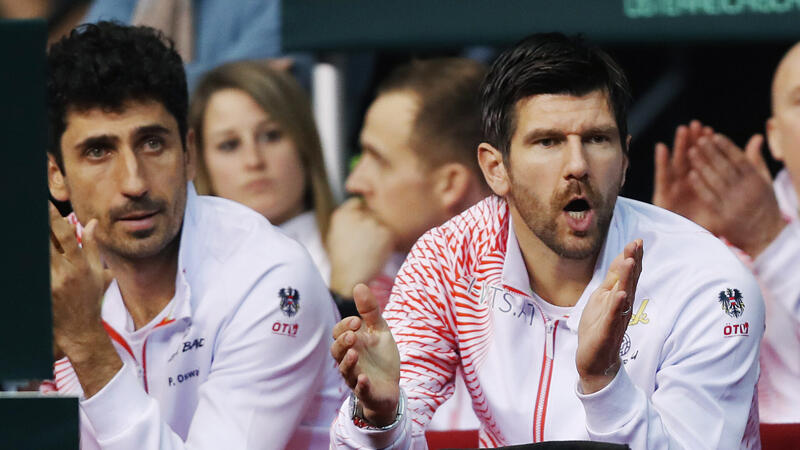 <a href='/de/daten/news/juergen-melzer/' class='tag'>Jürgen Melzer</a> gewinnt ÖTV-Duell in Paris-Bercy