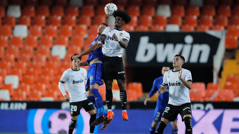 <a href='/de/daten/news/fussball/la-liga/' class='tag'>La Liga</a>: Valencia vergibt Sieg in Unterzahl