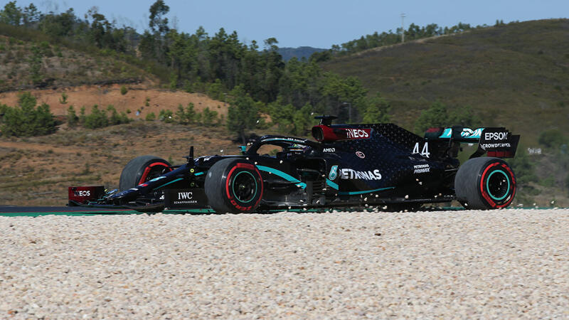 Hamilton holt in letzter Sekunde Pole in Portimao