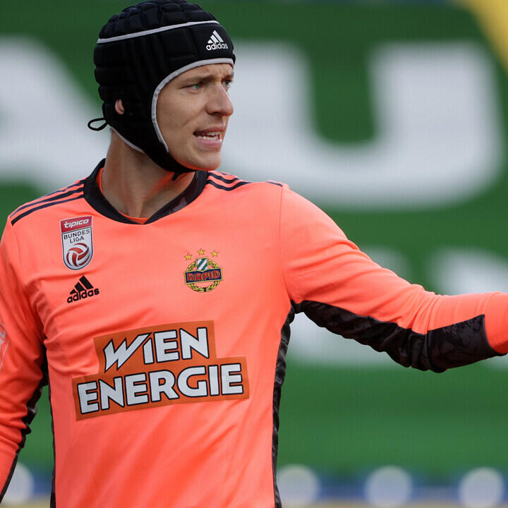 Özil scherzt über Strebinger