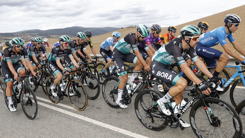 Vuelta: Titelverteidiger Roglic glänzt weiter