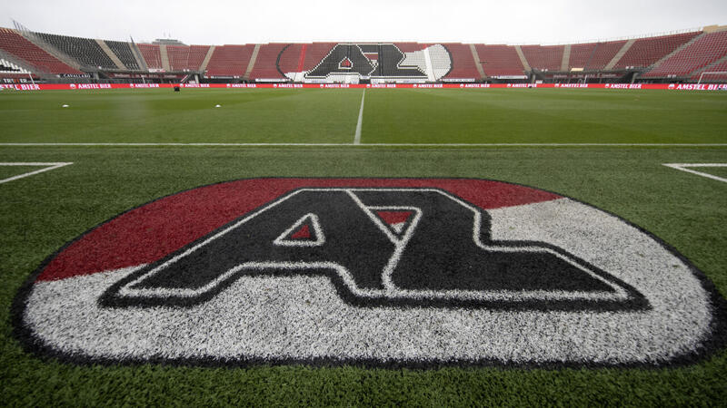 <a href='/de/daten/news/fussball/az-alkmaar/' class='tag'>AZ Alkmaar</a>: 13 Infizierte vor Napoli-Match