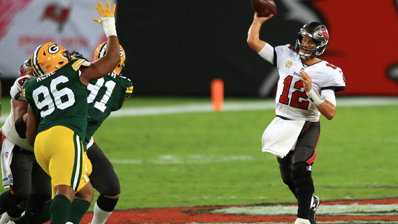 Brady gewinnt Duell mit Rodgers