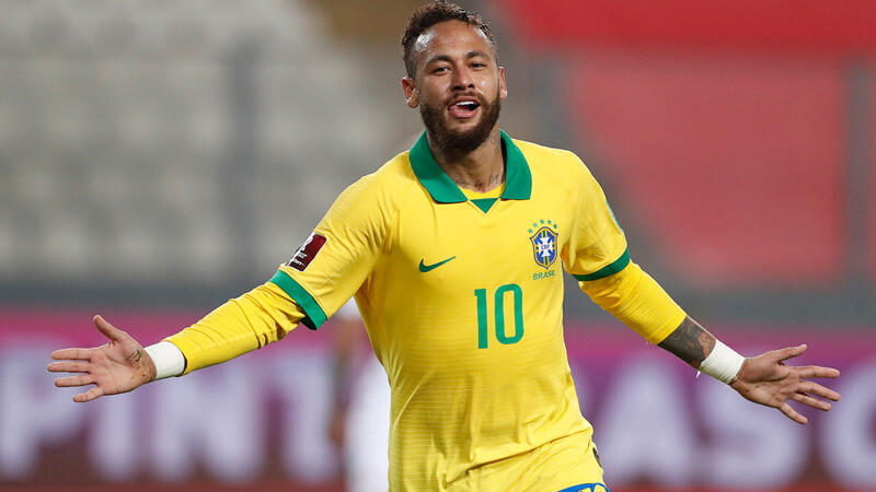 <a href='/de/daten/news/fussball/neymar/' class='tag'>Neymar</a> überholt Ronaldo mit Triplepack