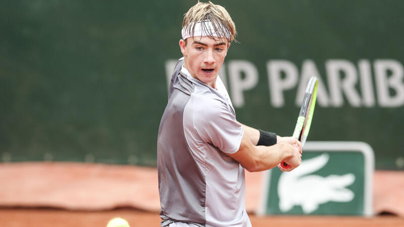 Neumayer stürmt ins Paris-Viertelfinale