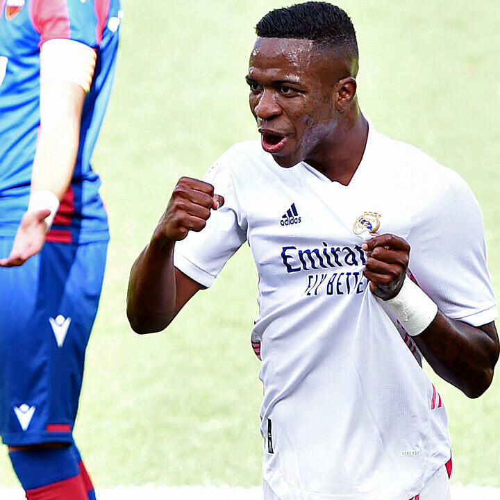 Real stürmt an die Spitze