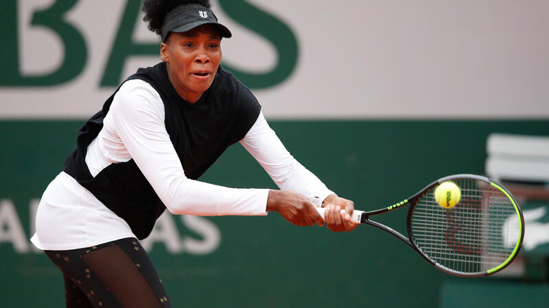 DIASHOW: Die kuriosen Herbst-Outfits bei den French Open 2020