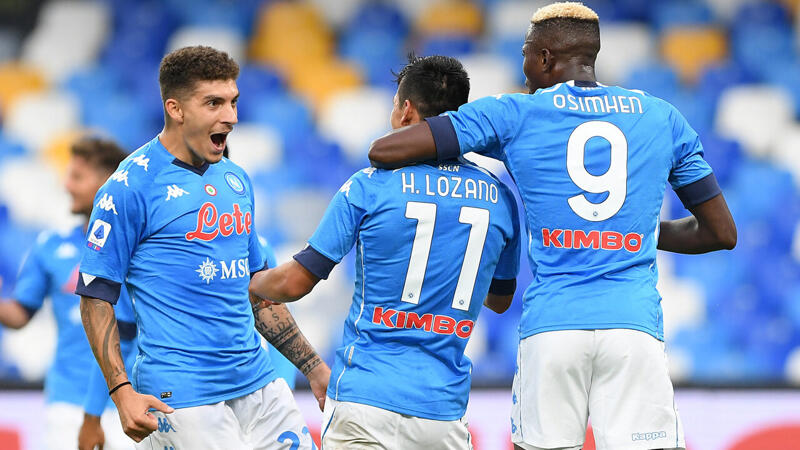 Napoli pulverisiert CFC Genua