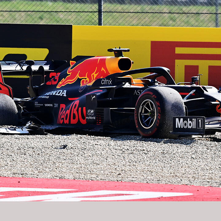 Start-Crash und Rote Flagge in Mugello-GP