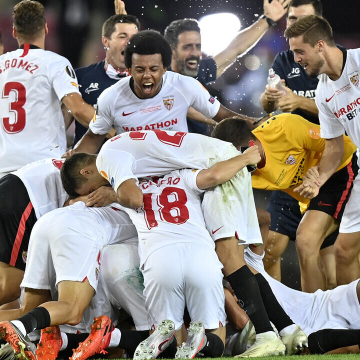 FC Sevilla jubelt nach "schwierigem Jahr"