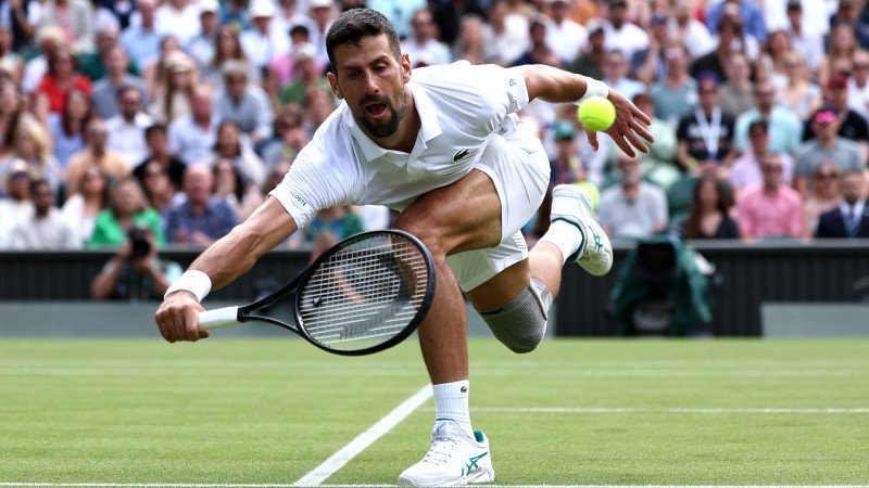 Mit Mühe gegen Wildcard-Spieler: Djokovic in Runde drei