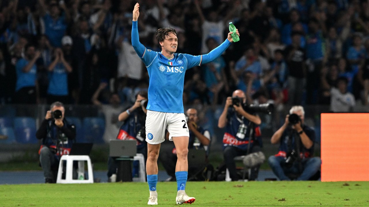 Nach 8 Jahren Napoli! Polen-Star wechselt nach Mailand