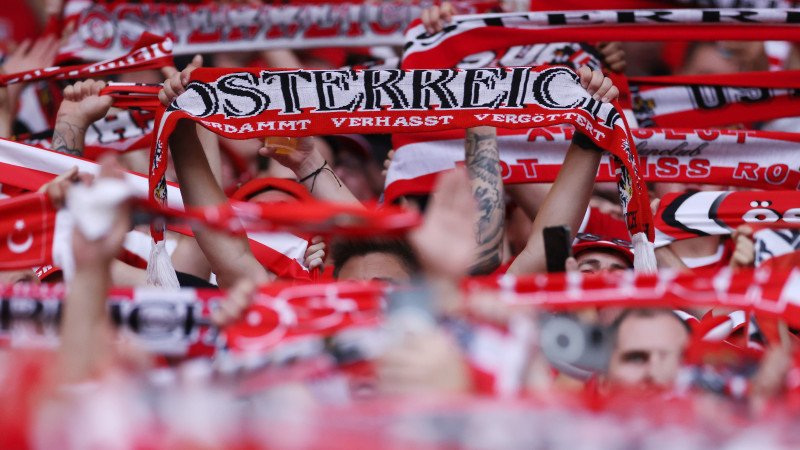 Vor Achtelfinale: Rassistische Parolen österreichischer Fans