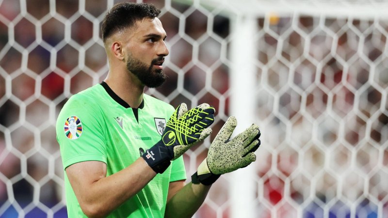 EM-Shootingstar reagiert auf Bayern-Gerüchte