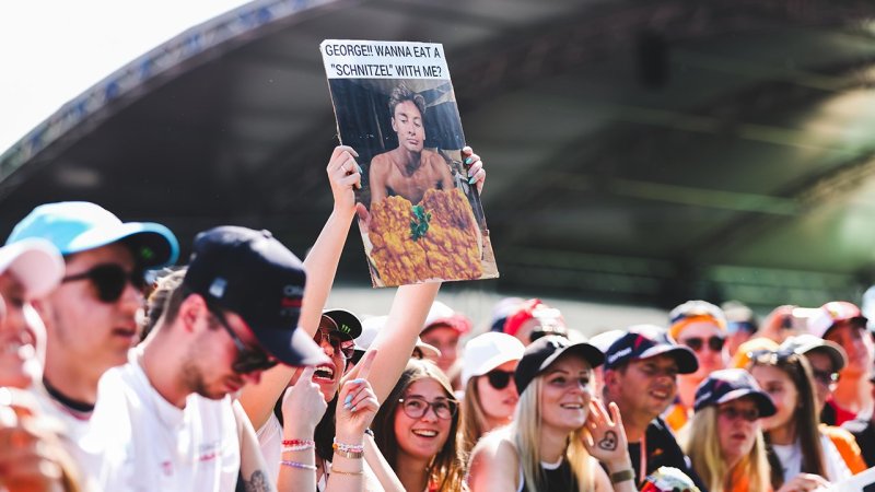 Dirndl, Schnitzel, Fans & Promis - Best of Spielberg 2024