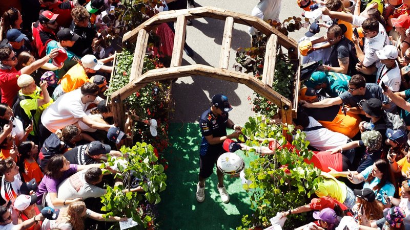 Dirndl, Schnitzel, Fans & Promis - Best of Spielberg 2024