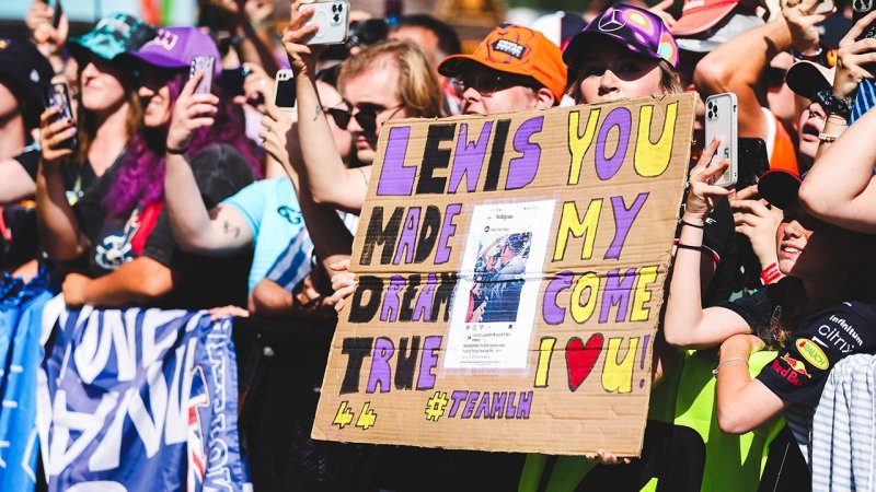 Dirndl, Schnitzel, Fans & Promis - Best of Spielberg 2024