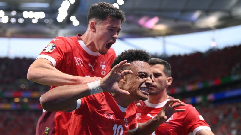 Schweiz fordert "zerbrechlichen" Titelverteidiger Italien