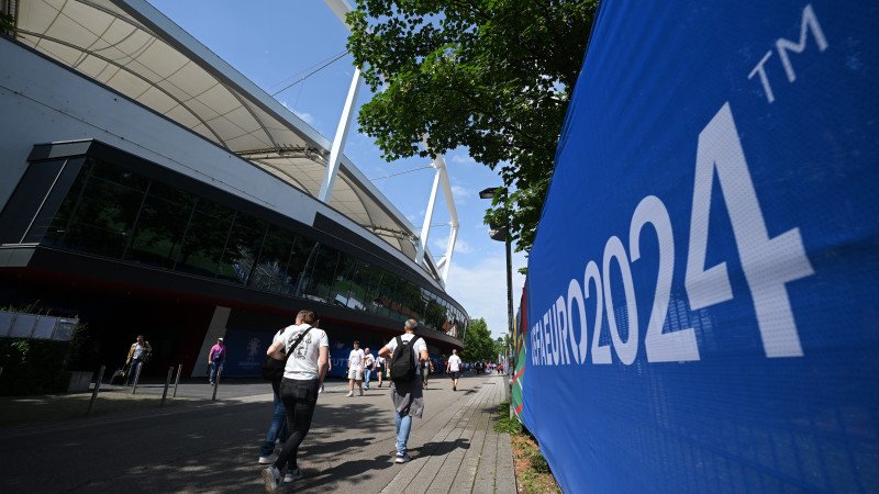 Drei Verletzte: Streit in Stuttgarter Fanzone eskaliert
