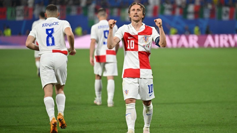 Nach Italien-Drama: Modric setzt Karriere fort