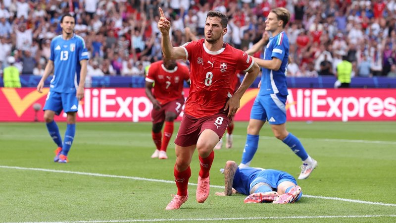 Starke Schweizer kegeln Titelverteidiger Italien aus der EM