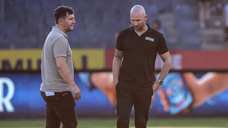 Dockt ein junger Kasache bei Sturm an?