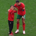 Junger "Flitzer" will Selfie mit Ronaldo - und bekommt es