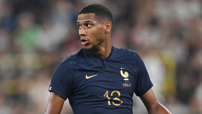 UEFA stellt sich ManUnited bei Transfer in den Weg