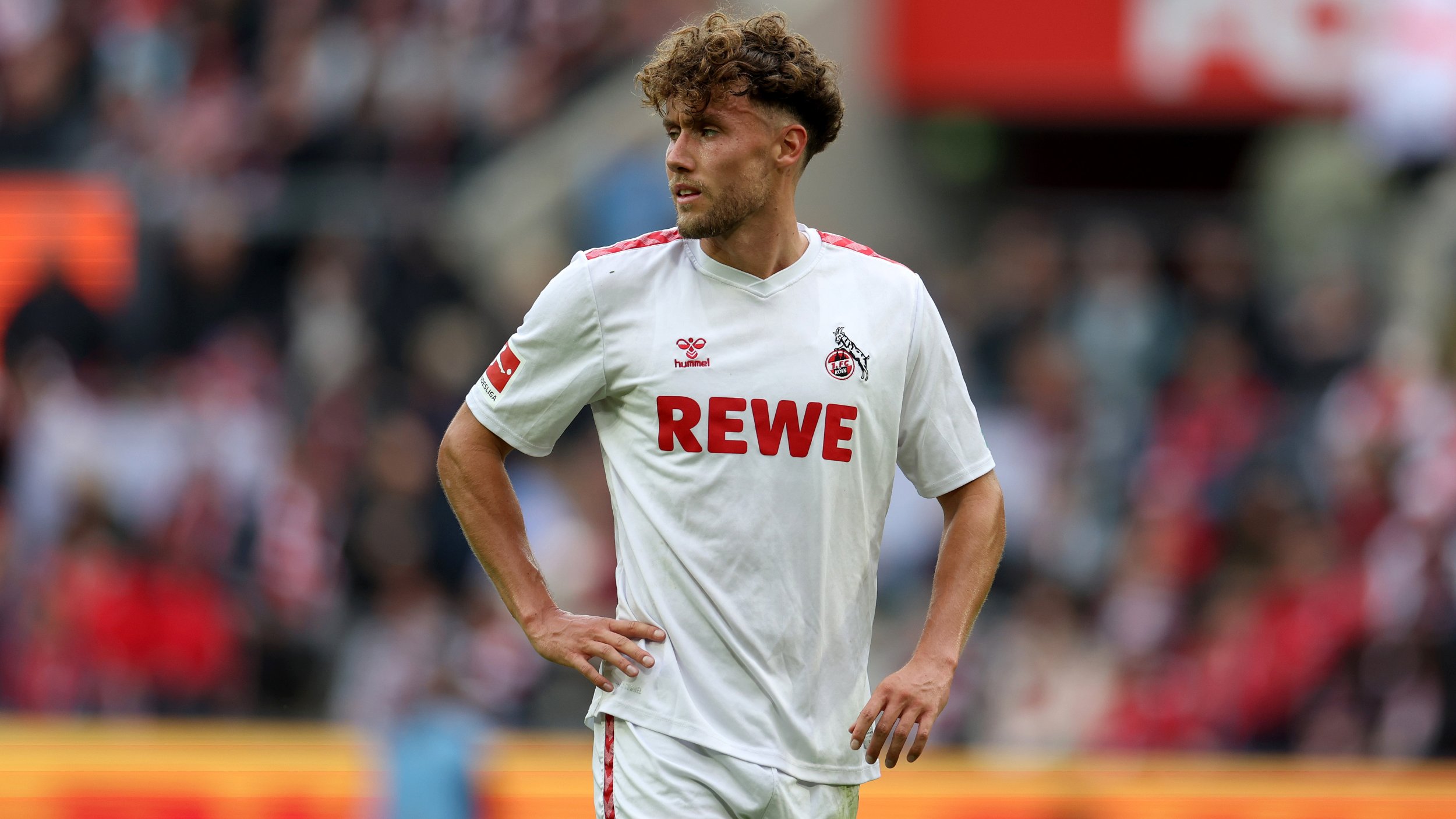 Trotz Abstieg: Köln hält Wolfsburger Mittelstürmer