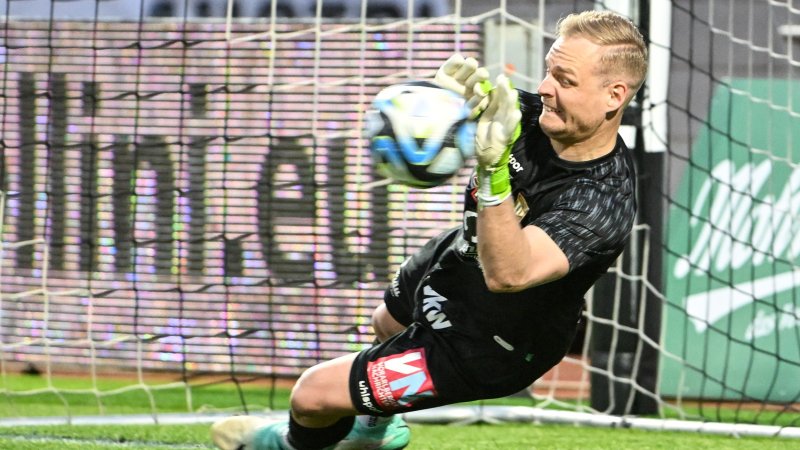 Austria Lustenau verlängert mit Stamm-Torhüter
