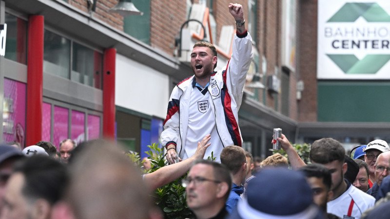 Verkehrschaos bei EM-Standort: "Totales Gemetzel"