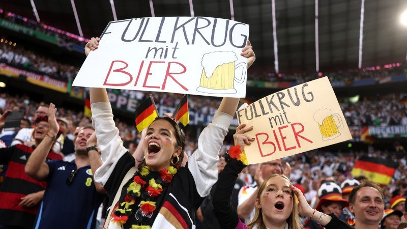 Bilder: So feiern die Fans den Auftakt  der EURO