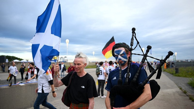 Bilder: So feiern die Fans den Auftakt  der EURO