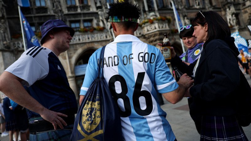 Bilder: So feiern die Fans den Auftakt  der EURO