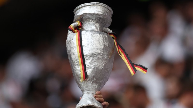 Bilder: So feiern die Fans den Auftakt  der EURO