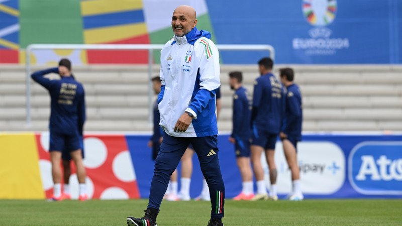 Titelverteidiger trifft auf "italienisch sprechende" Albaner