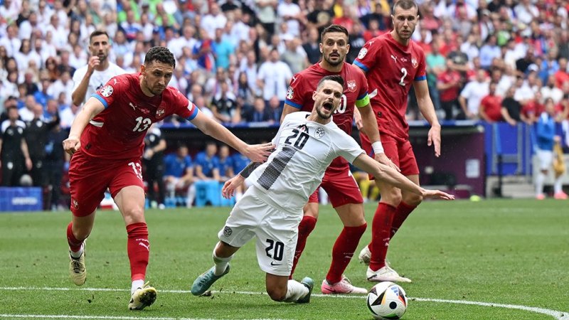 Last-Minute-Tor sei dank: Serbien bejubelt späten Punkt