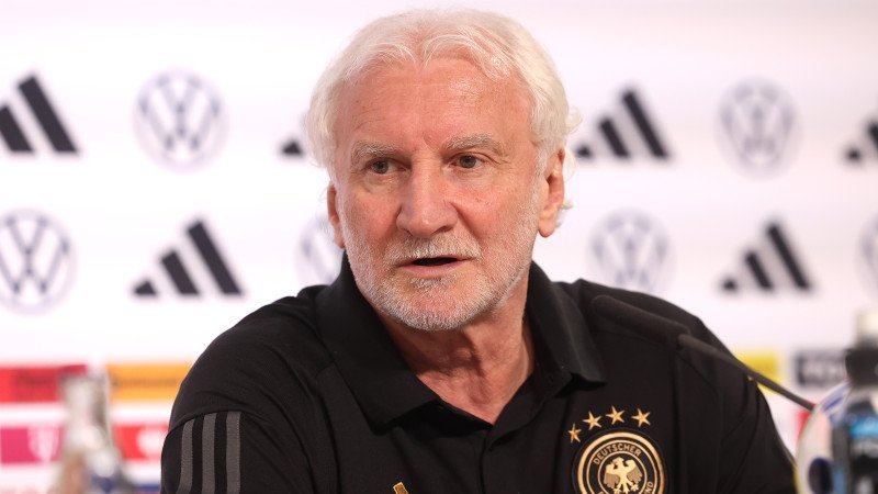 Völler über Kritik an Neuer: "Genießt absolutes Vertrauen"