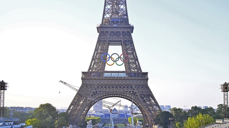 Olympische Ringe verzieren ab sofort den Eiffelturm