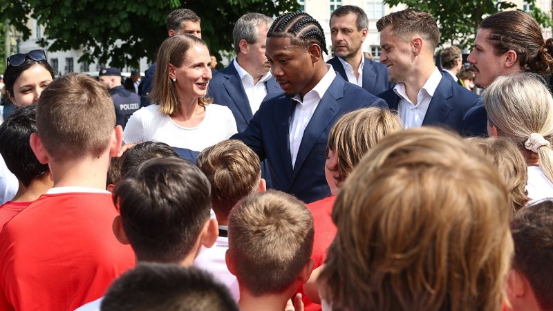 Am Heldenplatz: ÖFB-Team wurde zur EURO verabschiedet