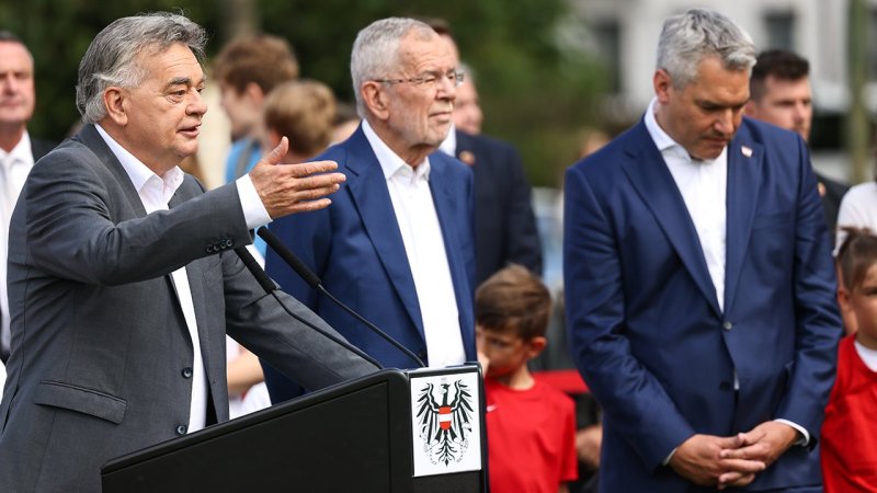 Am Heldenplatz: ÖFB-Team wurde zur EURO verabschiedet