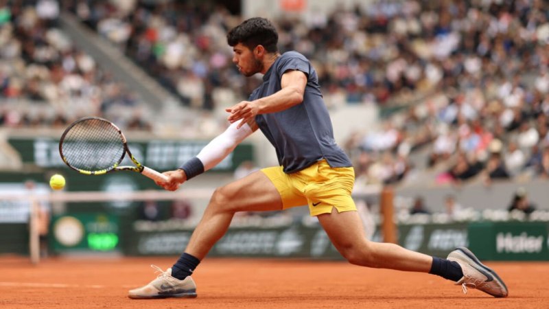 Alcaraz und Tsitsipas lösen Viertelfinal-Ticket in Paris