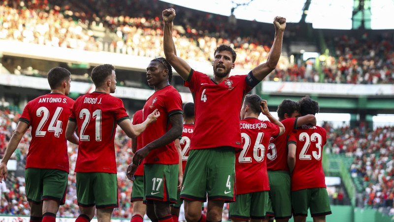 Portugal behält Nerven im Test gegen Finnland