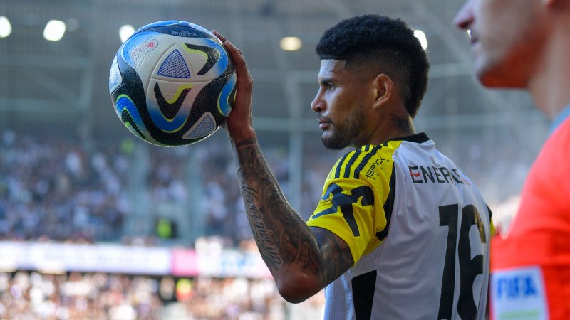 Kreuzbandriss! <a href='/de/daten/news/fussball/lask/' class='tag'>LASK</a>-Verteidiger muss operiert werden