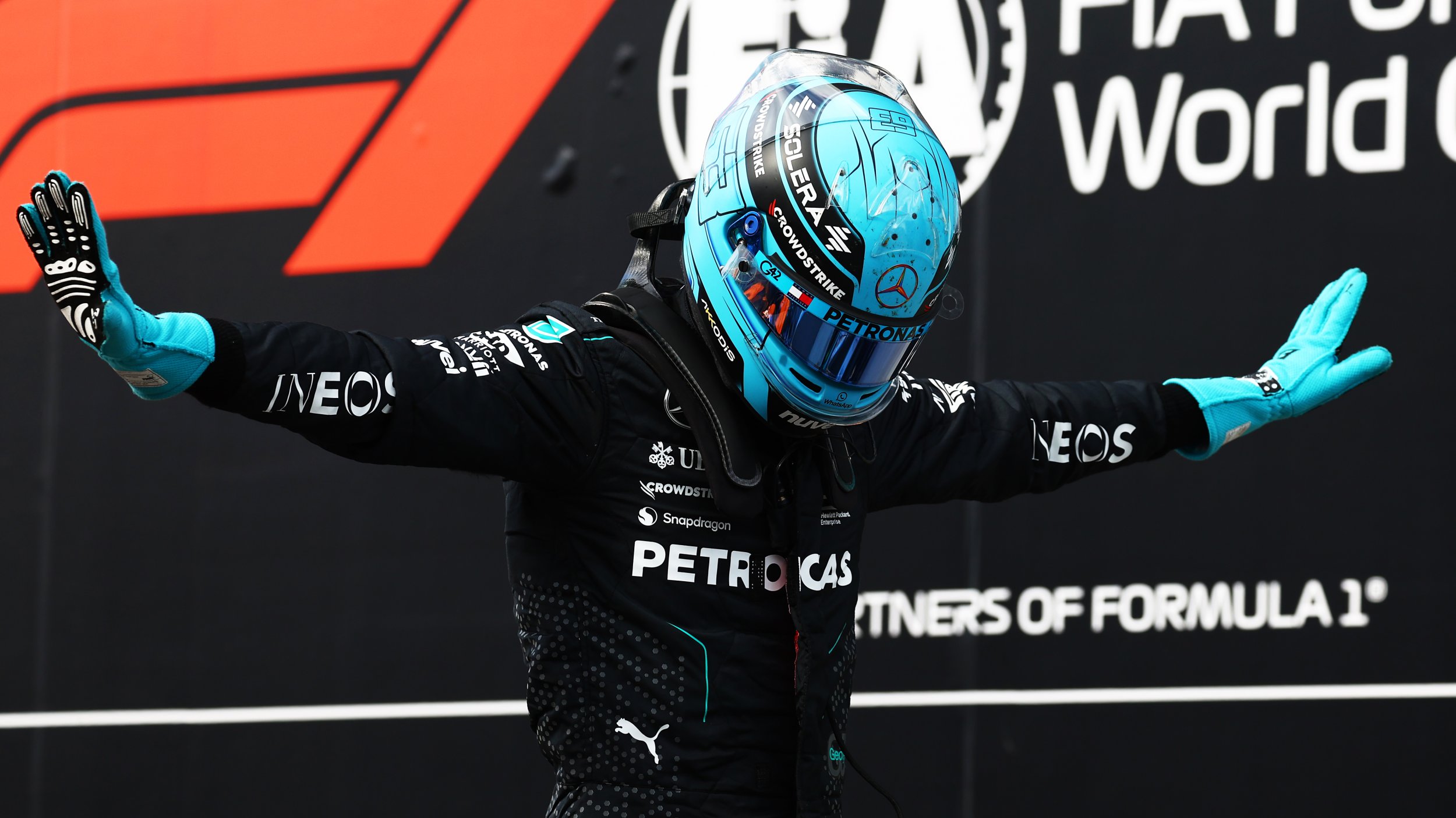 Ex aequo! Russell holt Pole in Montreal