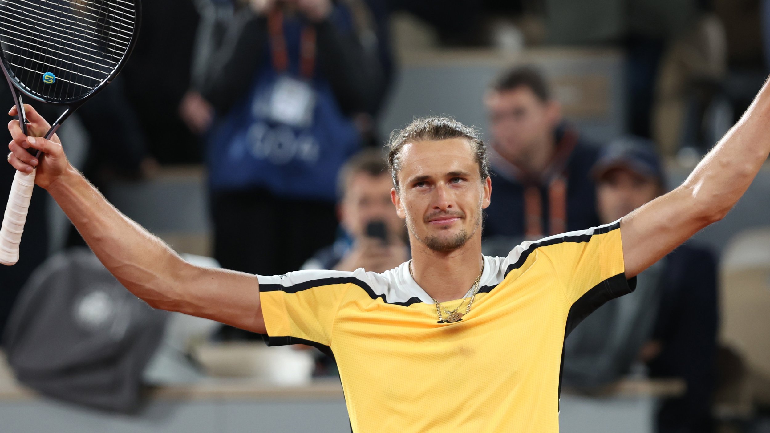 Zverev fightet sich nach über vier Stunden ins Achtelfinale